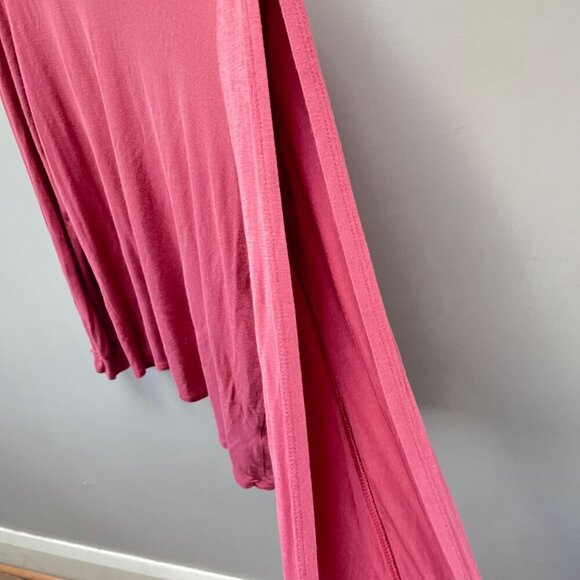 NYTT Long Sleeve Pink T-Shirt Rayon / Spandex Blend- Size M - Picture 3 of 5